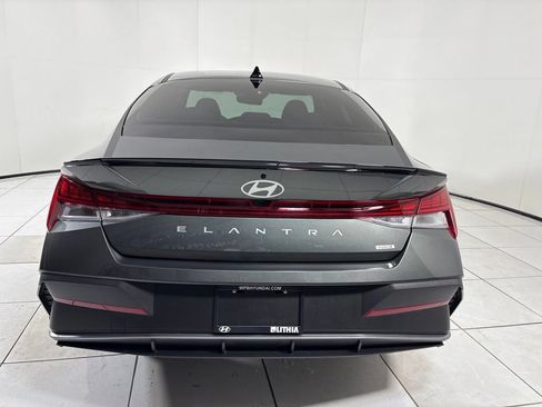 Certified 2025 Hyundai Elantra SEL FWD image 4