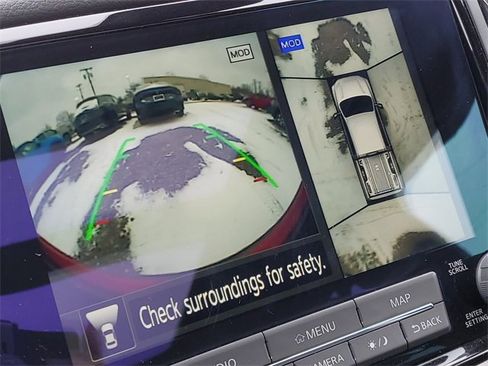 Used 2024 Nissan Titan PRO-4X w/ Pro-4x Convenience Package image 32