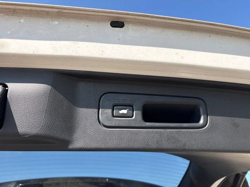 Used 2025 Honda Pilot Black Edition image 13