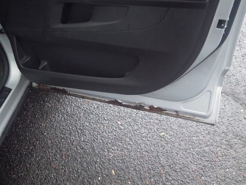 Used 2010 GMC Terrain SLE image 19