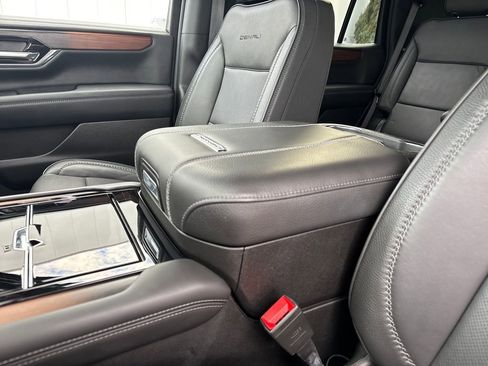 Certified 2025 GMC Yukon Denali image 37