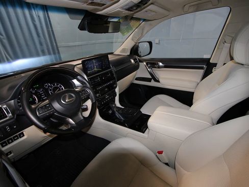 Used 2023 Lexus GX 460 Premium image 2