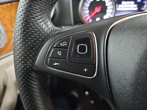 Used 2018 Mercedes-Benz E 300 image 17