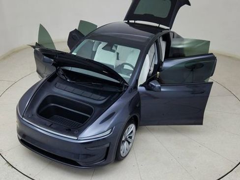 Used 2026 Tesla Model Y Long Range image 83