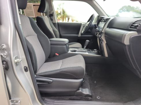 Certified 2024 Toyota 4Runner SR5 AWD/4WD image 31
