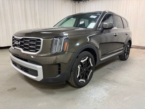 Used 2025 Kia Telluride S AWD/4WD image 11