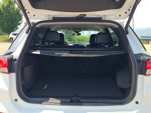 Used 2023 Chevrolet Equinox Premier AWD/4WD image 32