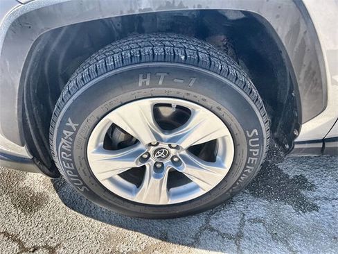 Used 2019 Toyota RAV4 XLE w/ Convenience Package image 32
