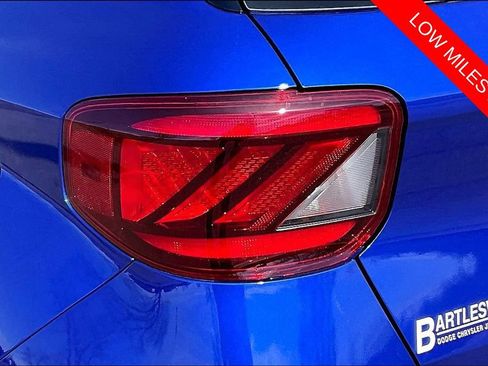 Used 2025 Hyundai Venue Limited FWD image 28