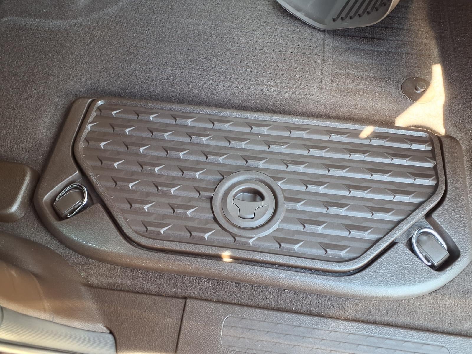 Used 2025 RAM 1500 Laramie AWD/4WD image 31