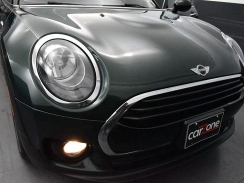 Used 2017 MINI Cooper Clubman ALL4 w/ Premium Package AWD/4WD image 16