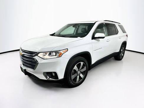 Used 2020 Chevrolet Traverse LT w/ LT Premium Package FWD image 3