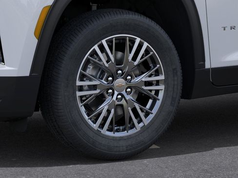 New 2026 Chevrolet Traverse LT w/ Driver Confidence Package FWD image 33