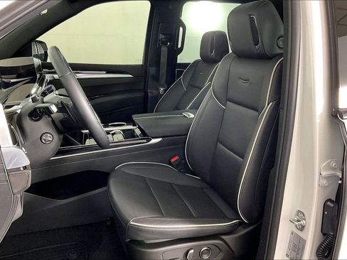 Used 2025 Cadillac Escalade Sport w/ Touring Package AWD/4WD image 36