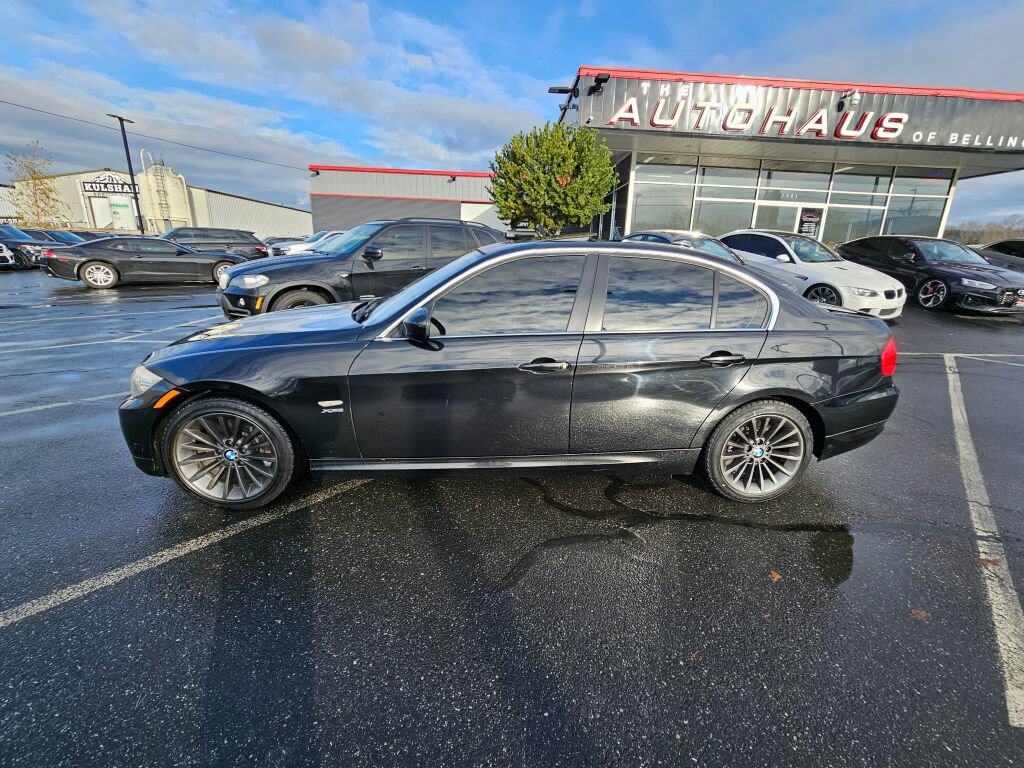 Used 2011 BMW 335i xDrive Sedan AWD/4WD image 2