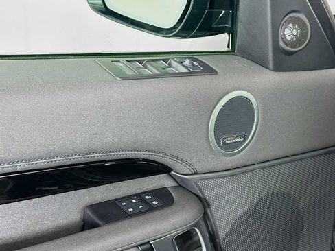 Used 2025 Land Rover Discovery S AWD/4WD image 18