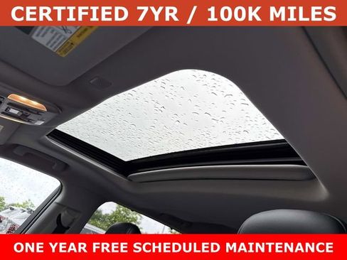 Used 2022 Toyota Highlander XLE AWD/4WD image 16