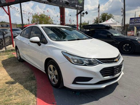 Used 2017 Chevrolet Cruze LS FWD image 3