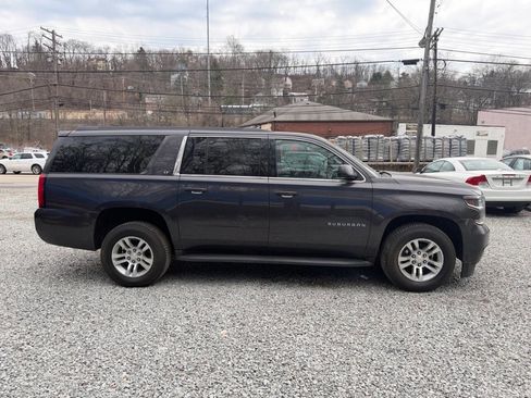 Used 2016 Chevrolet Suburban LT image 7