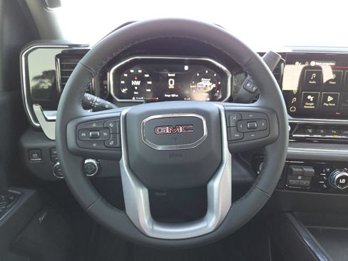 New 2026 GMC Sierra 2500 SLT w/ SLT Premium Package AWD/4WD image 32
