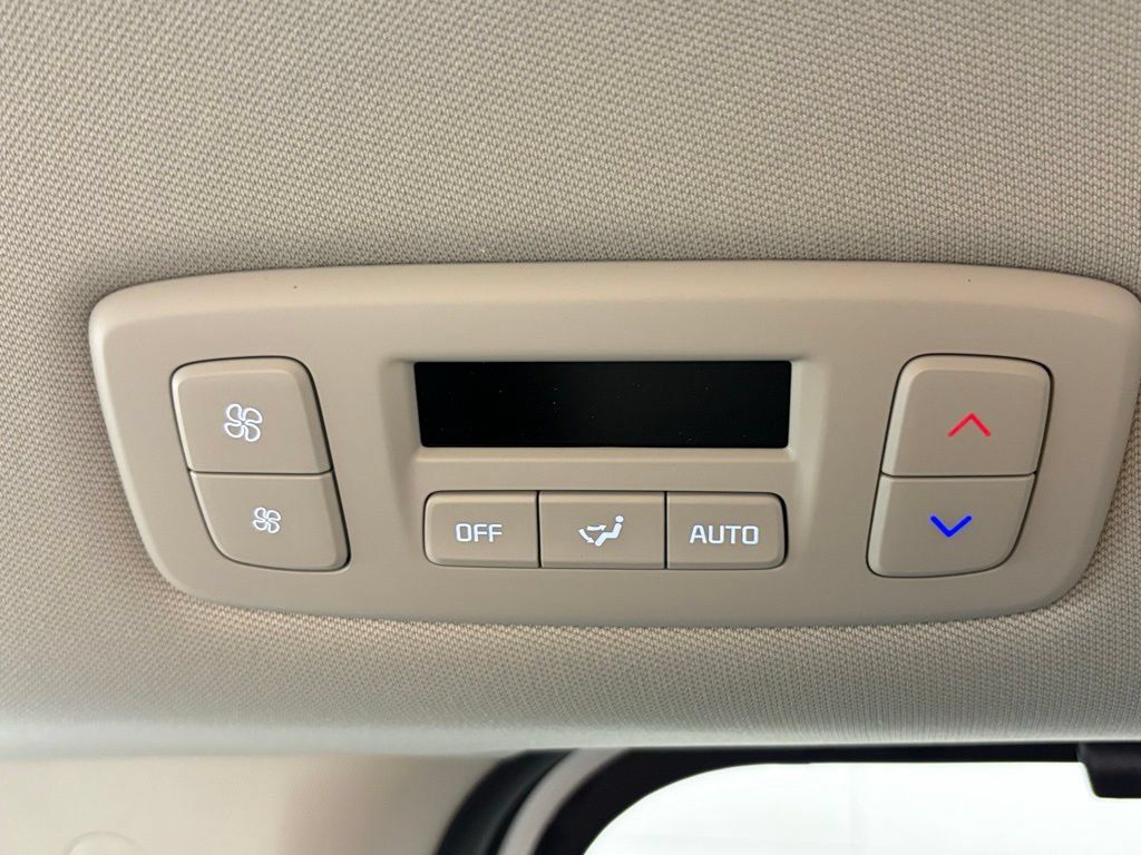 New 2026 Kia Carnival EX FWD image 38