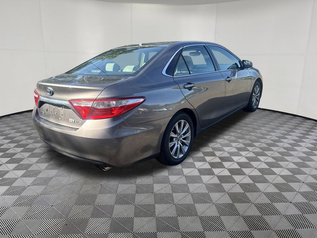 Used 2015 Toyota Camry XLE w/ Moonroof Package FWD image 9