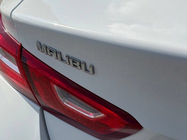 Used 2025 Chevrolet Malibu LT FWD image 14