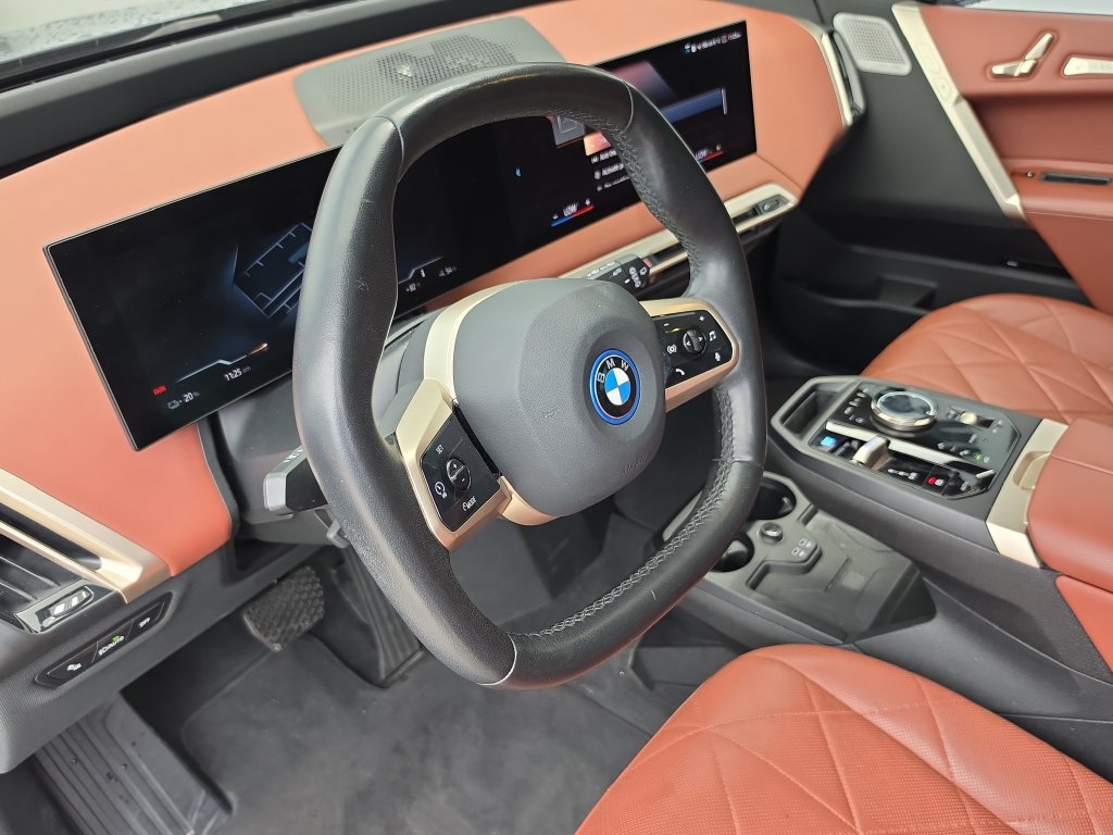 Used 2023 BMW iX M60 AWD/4WD image 17