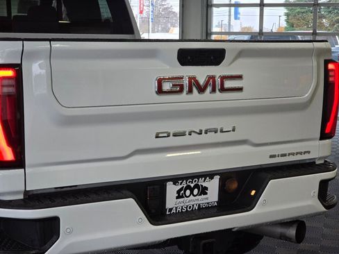 Used 2025 GMC Sierra 3500 Denali w/ Denali Reserve Package image 16