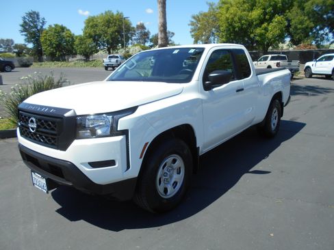 Used 2024 Nissan Frontier S w/ Technology Package RWD image 1