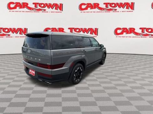 Used 2025 Hyundai Santa Fe SE AWD/4WD image 8