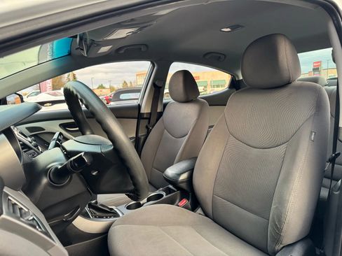 Used 2015 Hyundai Elantra SE image 14