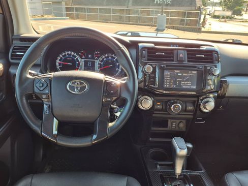 Used 2019 Toyota 4Runner TRD Off-Road Premium AWD/4WD image 5