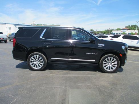 Used 2023 GMC Yukon Denali AWD/4WD image 5