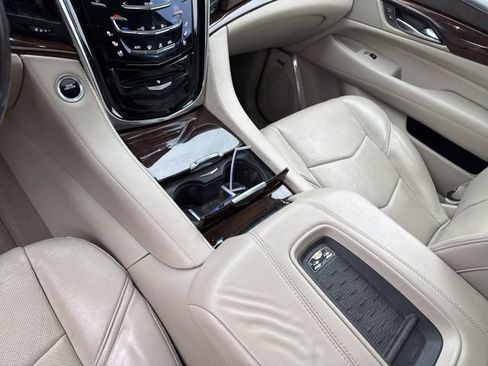 Used 2016 Cadillac Escalade Premium image 10
