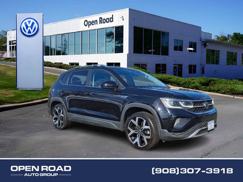 Used 2022 Volkswagen Taos SEL w/ Panoramic Sunroof Package image 1