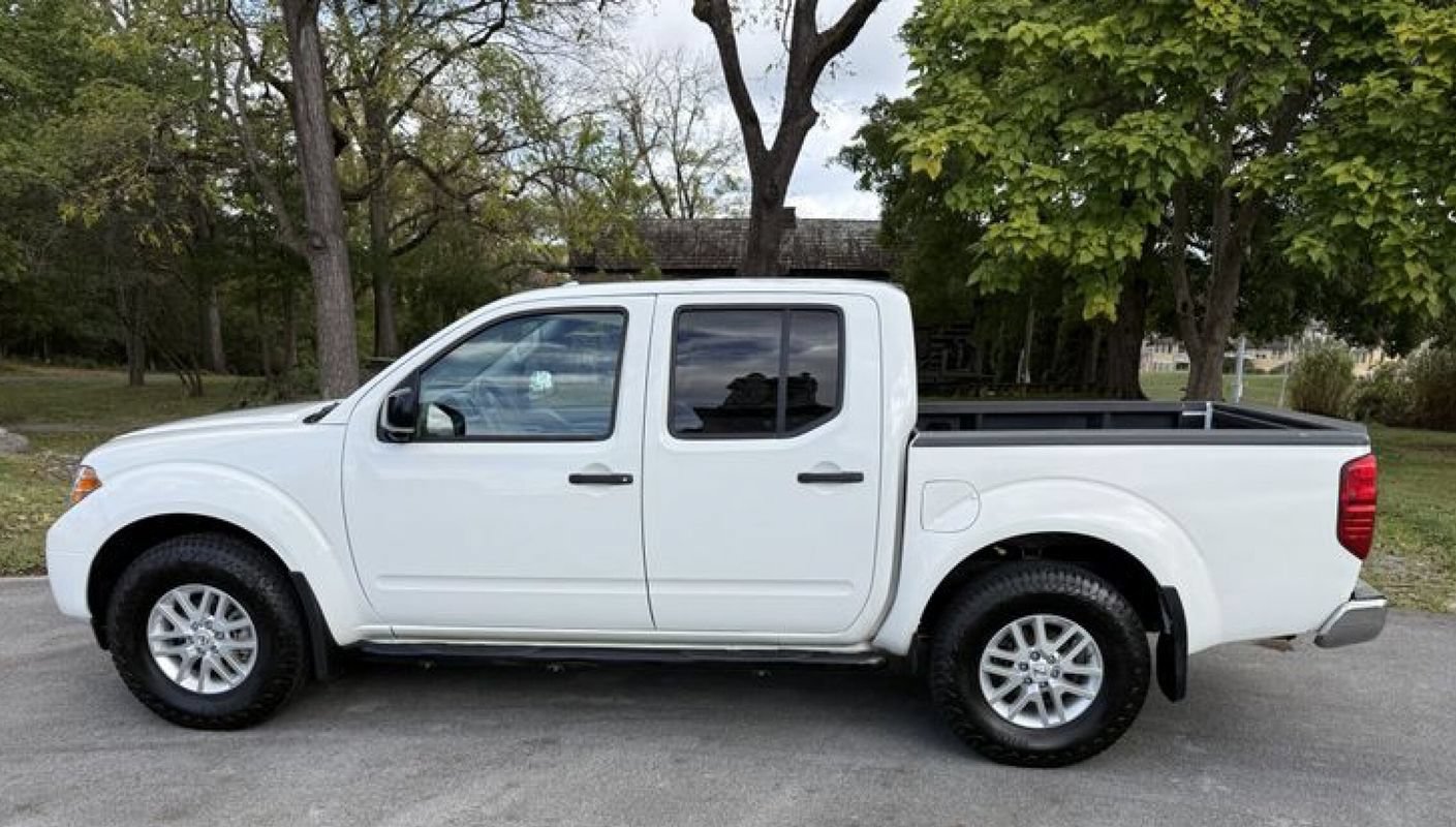 Used 2018 Nissan Frontier SV AWD/4WD image 10