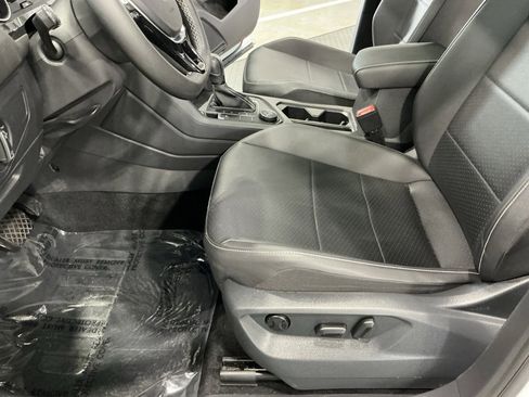 Used 2021 Volkswagen Tiguan SE w/ Panoramic Sunroof Package image 28