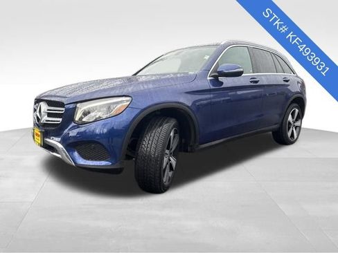 Used 2019 Mercedes-Benz GLC 350e 4MATIC image 3