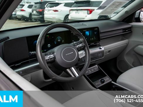 Used 2025 Hyundai Kona SEL image 11