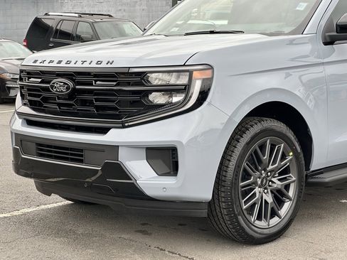 New 2026 Ford Expedition Platinum w/ Stealth Appearance Package image 35