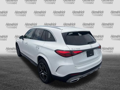 Used 2025 Mercedes-Benz GLC 300 4MATIC image 8