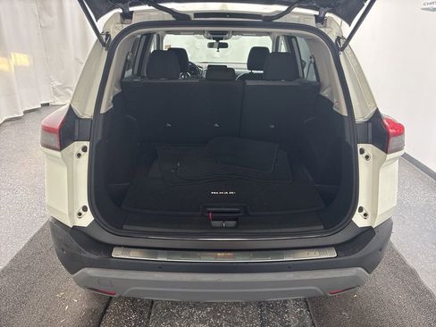 Used 2023 Nissan Rogue SV image 6