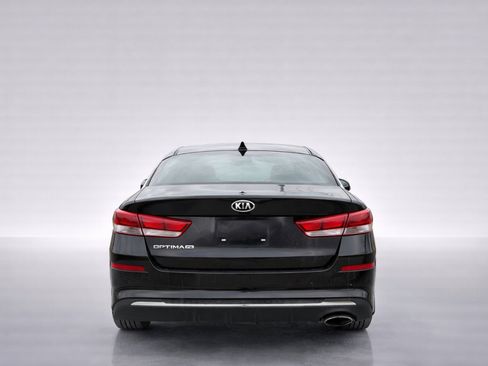 Used 2019 Kia Optima LX image 3