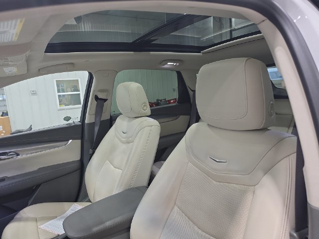 Used 2021 Cadillac XT5 Premium Luxury AWD/4WD image 17