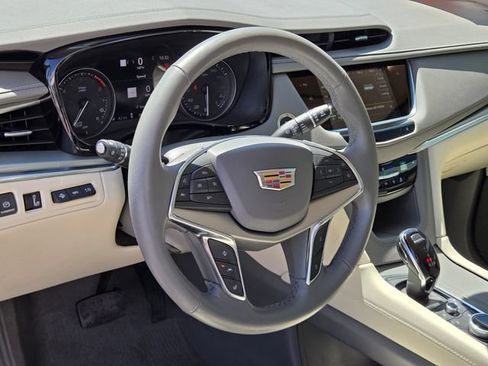 Certified 2024 Cadillac XT5 Premium Luxury w/ Technology Package FWD image 18