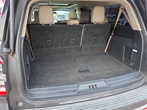 Used 2022 Ford Expedition Max Limited image 7