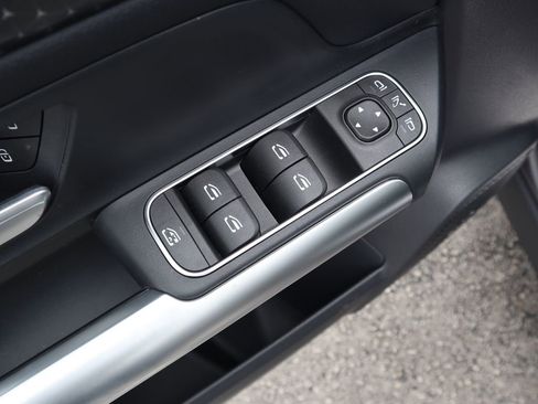 New 2025 Mercedes-Benz GLA 250 4MATIC image 19