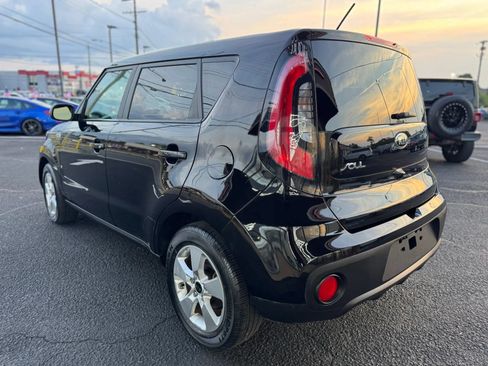 Used 2017 Kia Soul w/ Convenience Package FWD image 3