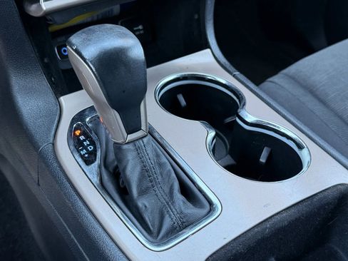 Used 2016 Jeep Grand Cherokee Laredo image 27